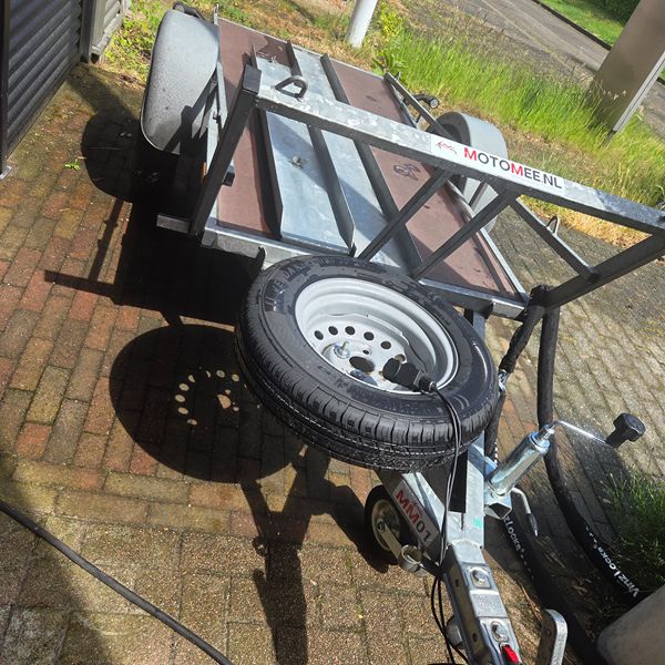 Trailer 750 kg 1 motor (MM-01) Trailer 750 kg 1 motor (MM-01)