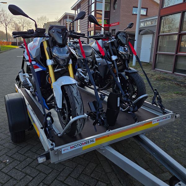 Trailer 1000 kg 2 motoren geremd 100 km/h (MM-04)