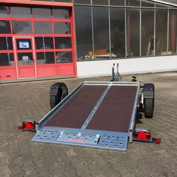 Trailer 1300 kg 2 motoren geremd 100 km/h (MM-06)
